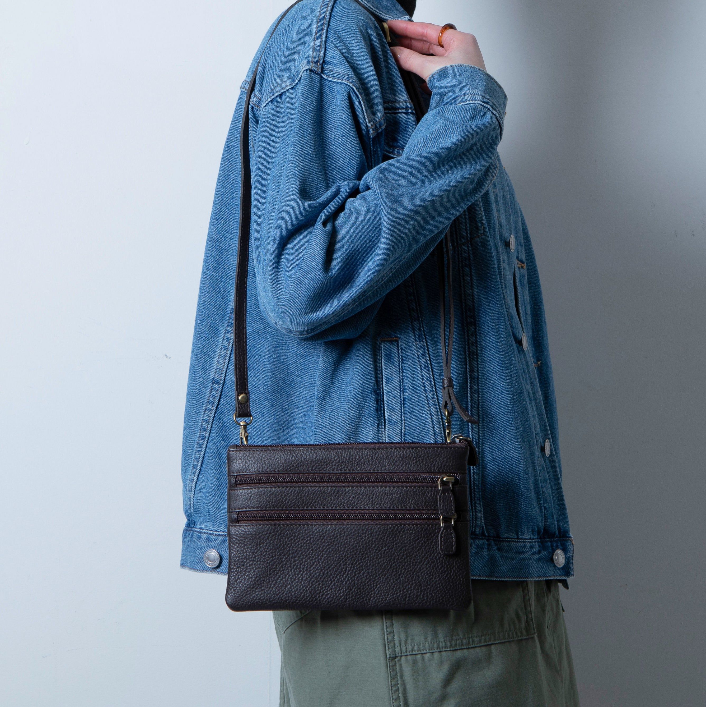 YUTAKURA ショルダーバッグ エンボスレザー Emmel
