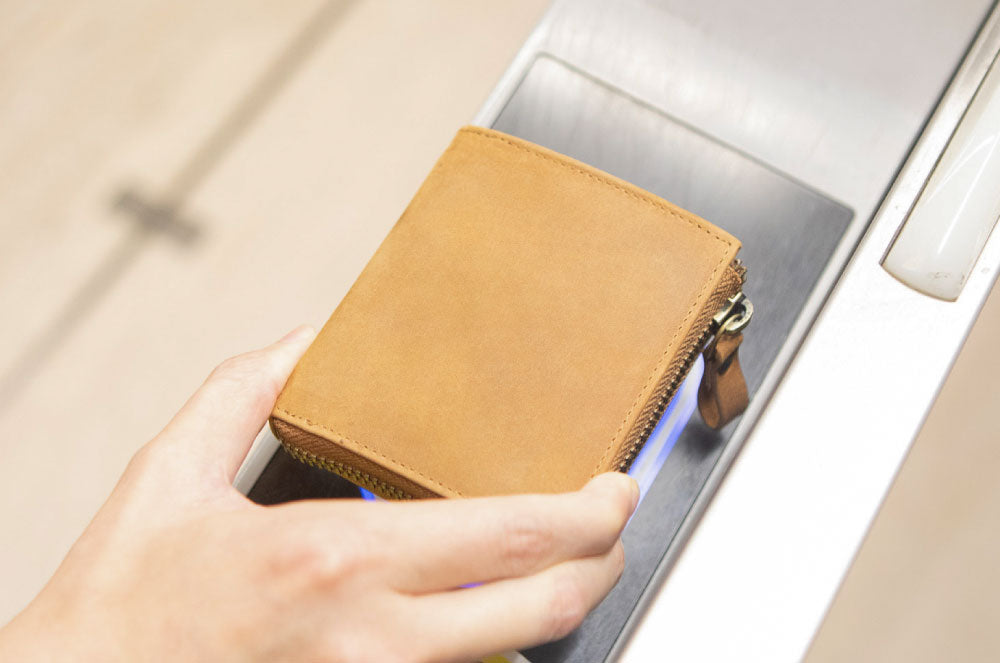 片手で使える財布の正解｜40代・50代が選ぶ「最短アクセス」と「設計」のチェックリスト