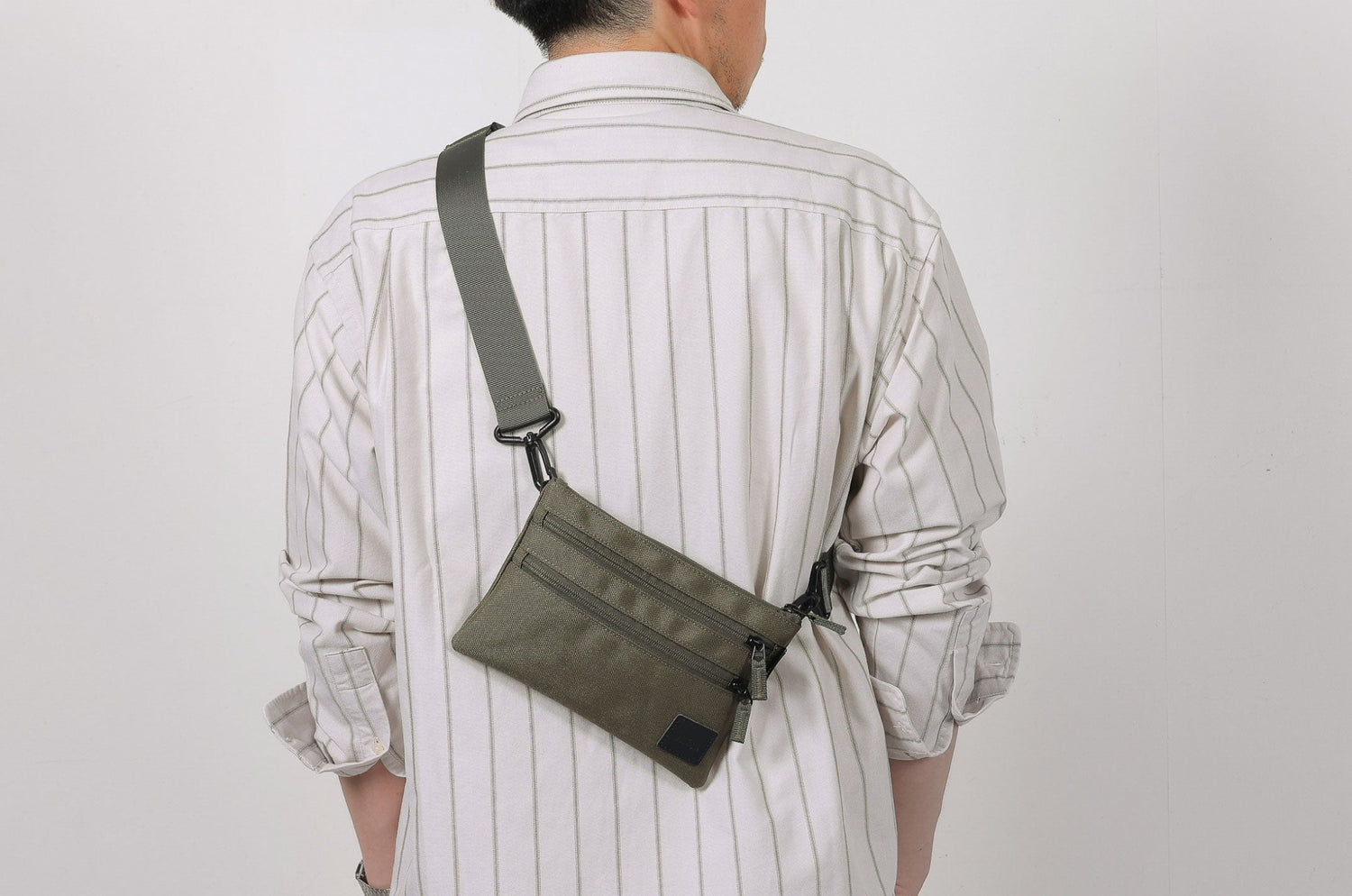 【収納力×機動力】30〜50代男性が選ぶべき「小さめショルダーバッグ」の新常識！1万円台で手に入る圧倒的コスパの本革バッグ8選