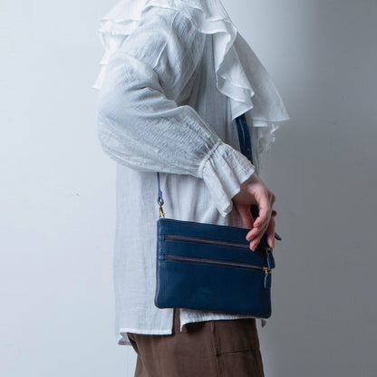 YUTAKURA ショルダーバッグ エンボスレザー Emmel