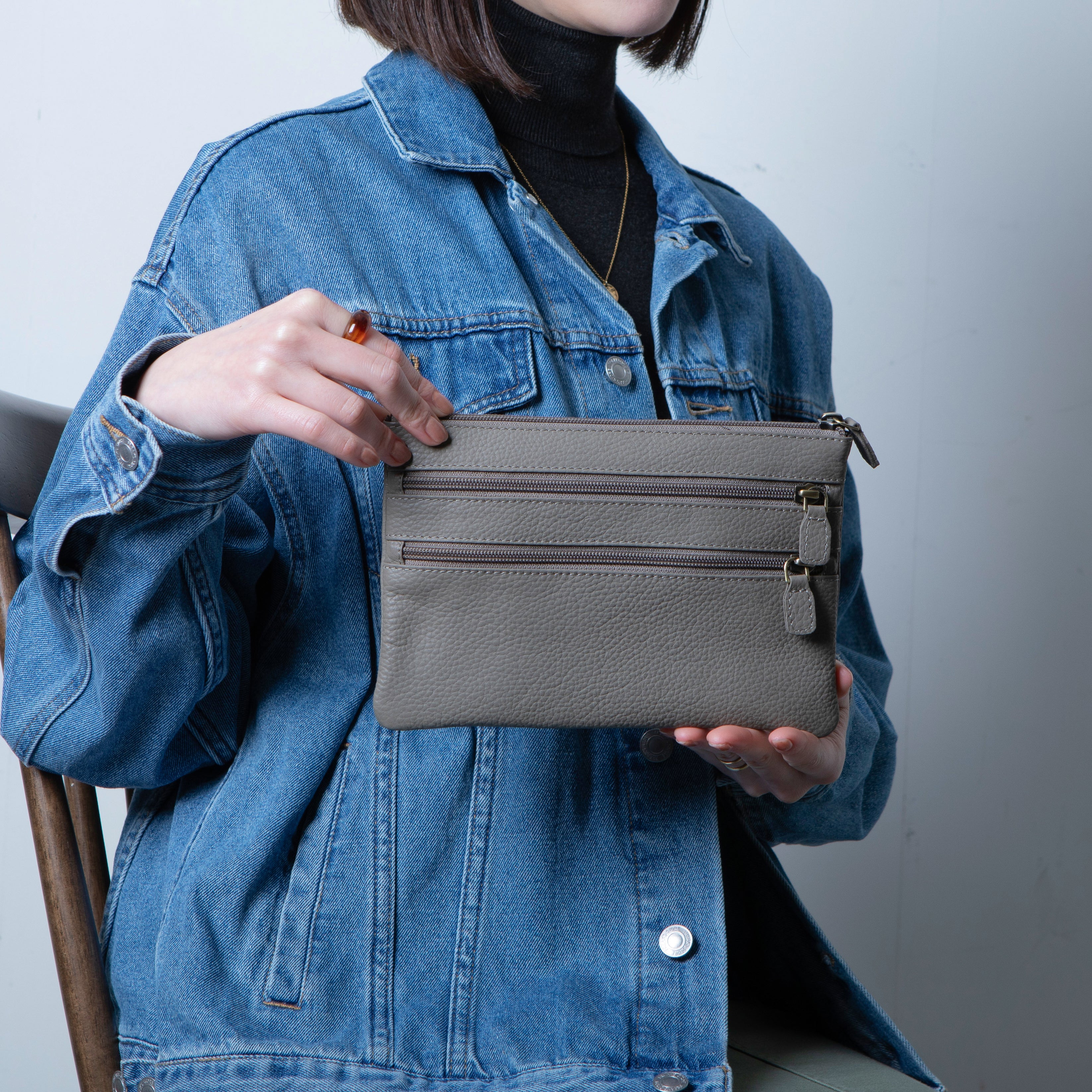 YUTAKURA ショルダーバッグ エンボスレザー Emmel